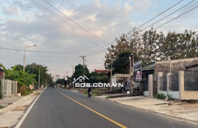 Nợ xấu ngân hàng phát mãi nhà và đất tại trung tâm tt Lạc Tánh, mặt tiền đường Trần Hưng Đạo ( Đường tỉnh 720), TT Lạc Tánh, Huyện Tánh Linh, tỉnh Bình Thuận.